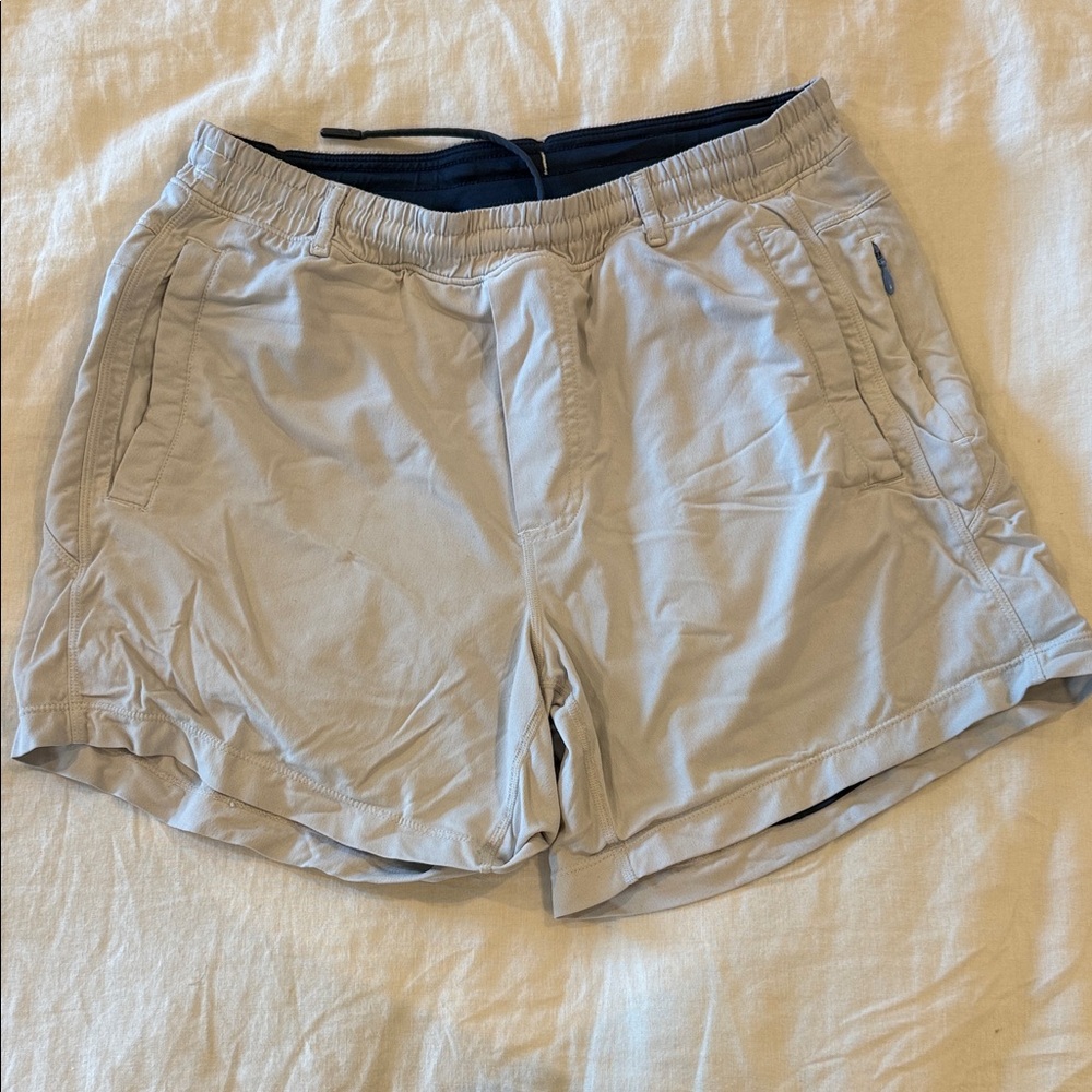 Birddogs Medium 6” short. Men's Lightweight Active Shorts in White